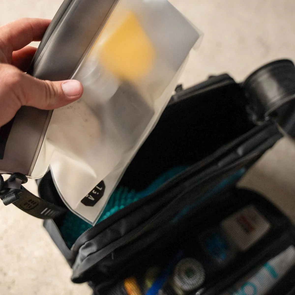 SET | TSA Approved Shower Bag & 4 Bottles - Image 3